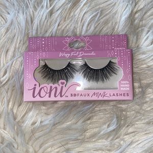 Ionic Cosmetics Lashes in Wispy Full Dramatic